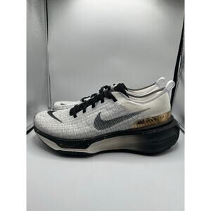 Nike ZoomX Invincible 3 “Light Smoke Grey Gold” size 10.5 men’s